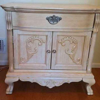 Lexington Furniture Victorian Washstand