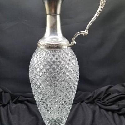 Elegant Vintage Italian Diamond Crystal Pattern Decanter