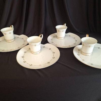 Coffee And Dessert with Jonas Roberts