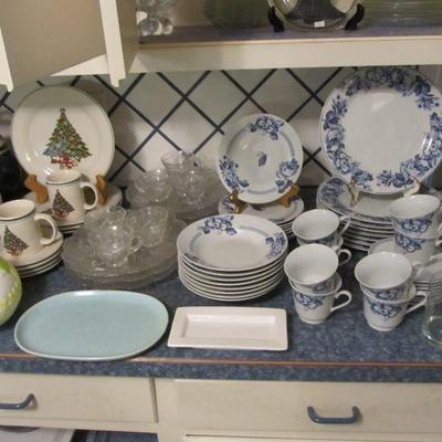 40pc Gibson floral blue/white