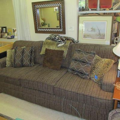 Nice Lazyboy sofa in good condition, very comfy