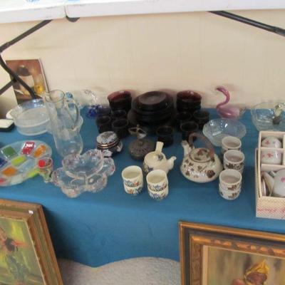 Asian tea sets, art glass sculptures, Forte Crisa dish set & other fine pieces. 