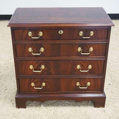 1204	HICKORY CHAIR MAHOGANY 4 DRAWER BEDSIDE CHEST W/FLAMED MAHOGANY DRAWER FRONTS, APPROXIMATELY 30 IN X 16 IN X 30 IN

