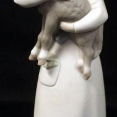 1007	LLADRO FIGURINE OF YOUNG GIRL W/LAMB, MATTE FINISH, APPROXIMATELY 9 IN

