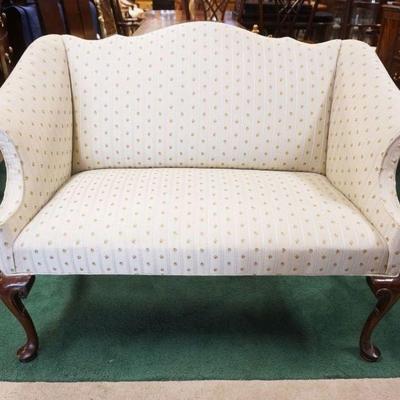 1212	DIMINUTIVE UPHOLSTERED SETTEE ON QUEEN ANNE LEGS, APPROXIMATELY 50 IN X 24 IN X 36 IN HIGH

