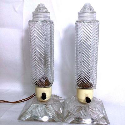JIFI706 Pair 1930â€™s Art Deco Lamps	One lamp the cord has been cut off. Â At one time the single cord connected both lamps but the...