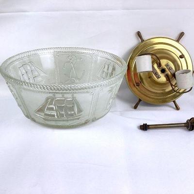 JIFI102 1950â€™s Nautical Compass Ceiling Light	This is a vintage 1950's nautical themed ceiling light fixture. The glass shade features...