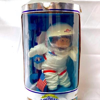 RIHI900 Cabbage Patch Kids 1986 Astronaut Doll	Still in box with tags attatched official Cabbage Patch Kids doll wearing space...
