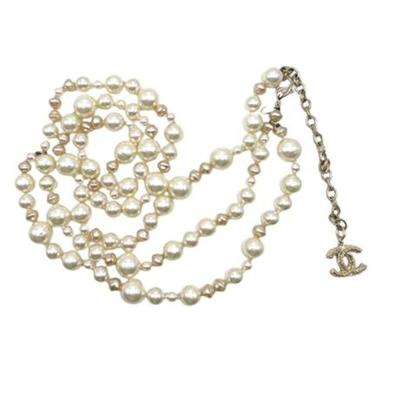 Lot 002   26 Bid(s)
Chanel Baroque Faux Pearl Double Drop Belt