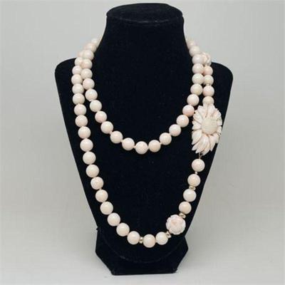 Lot 044   27 Bid(s)
Pink Jade Carved Chrysanthemum and 11mm Bead Necklace