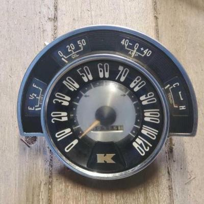 #7670 â€¢ Vintage Kaiser Speedometer

