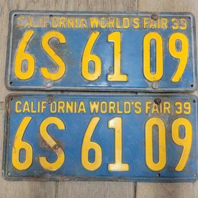 #7106 â€¢ 1939 California Worlds Fair License Plate Pair
