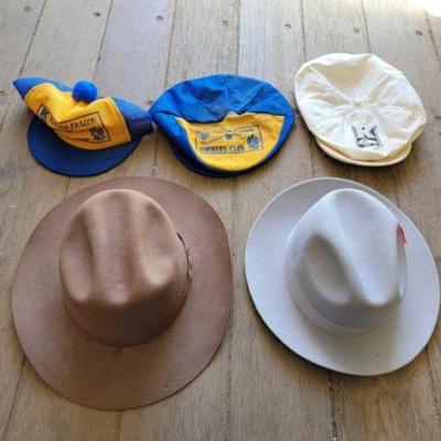 #7724 â€¢ (3) Kaiser Frazer Snapback Hats & (2) Wool Hats
