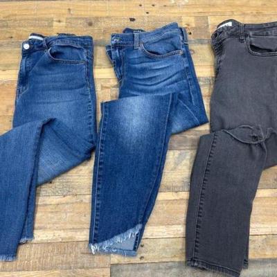 #500 â€¢ (3) Pairs of High-End Fashionable Jeans
