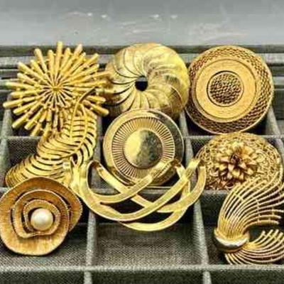 (9) Gold Colored Brooches Feat. Trifari

