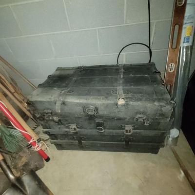 Steamer trunk
