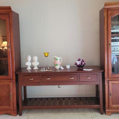 Large TV Stand ir accent table
Matching cabinets