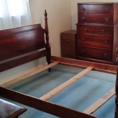 Mahogany full-size bed & chest