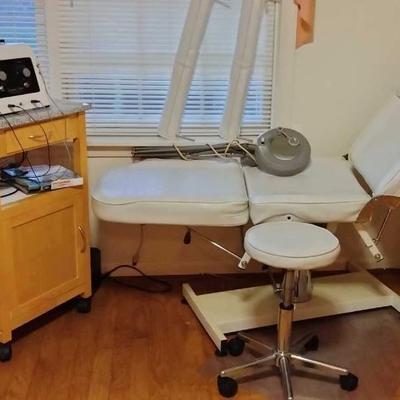 Professional skin care table