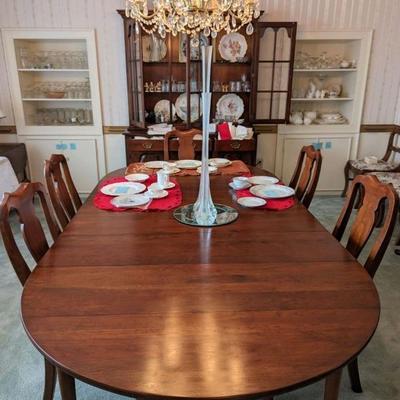 Statton “Old Towne” cherry dining table/ 3 leaves & dropleaf ends