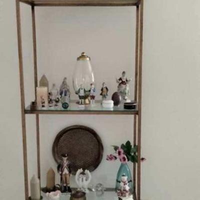 Etagere & assorted decor