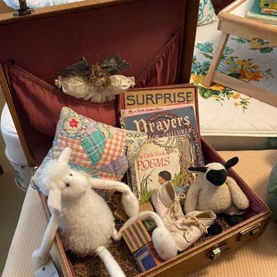 Vintage suitcase and adorable decoratives