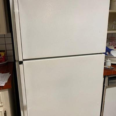 White KitchenAid Refrigerator, Freezer