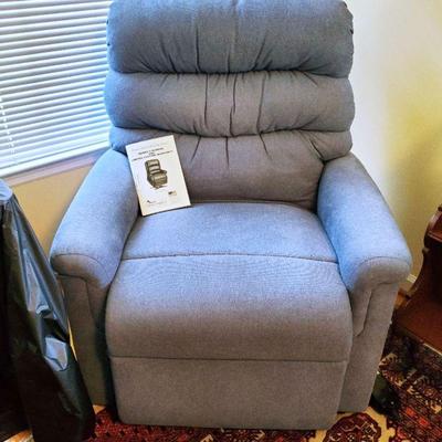 Recliner/Lift Chair $750