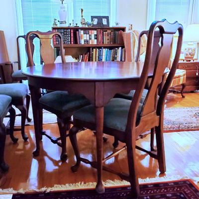 Drexel Queen Anne Table with leaf, pads, and 6 chairs $300