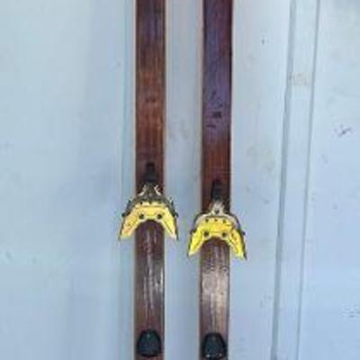 Bonna Norwegian Cross Country Skis