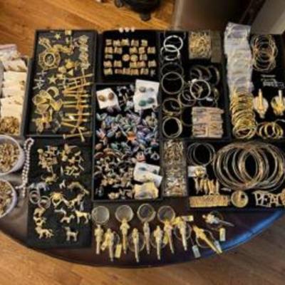 VINTAGE COSTUME JEWELRY COLLECTION