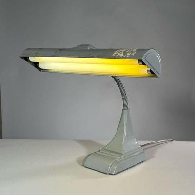RETRO WORK TABLE LIGHT | Gray painted with a gooseneck mount - l. 18 x h. 16 in (approx.)
