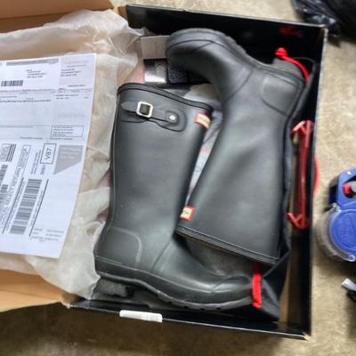 Youth size 3 Hunter boots still in box, never worn, brand new