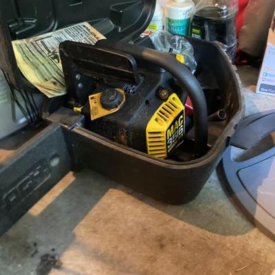 Gas powered Chain saw with hard case and owners manual!
