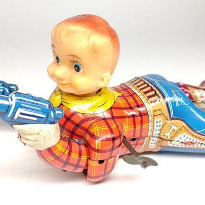 Japan Wind-Up Two Gun Tex Crawling Cowboy Toy