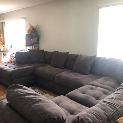 Brown sofa sectional $40
Call Gary at 2564865198 for presale 