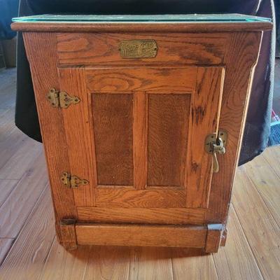 White Clad vintage cabinet 21x17x26
Simmons Hardware Co
St Louis, Mo
