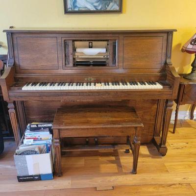 Antique playing piano
The Sting 2 by AEOLIAN