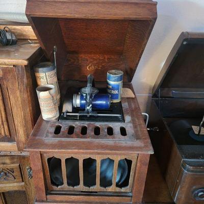 Antique EDISON cylinder roll phonograph