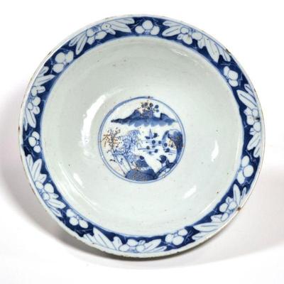 CHINESE BLUE & WHITE FOOTED BOWL | h. 2.5 x dia. 8 in.
