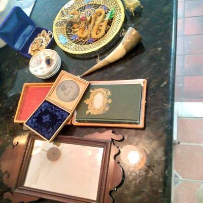 Duegerotype horn small cippandale mirror