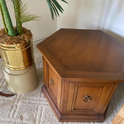 End table 25.00