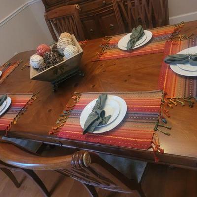 Dining room table and 6 chairs