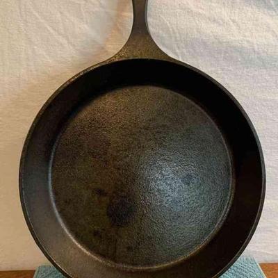 Very Large Lodge Cast Iron Pan