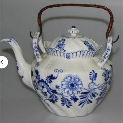 Lot 125   0 Bid(s)
Louis Regout Maastricht Antique Porcelain Blue and White Teapot Netherlands