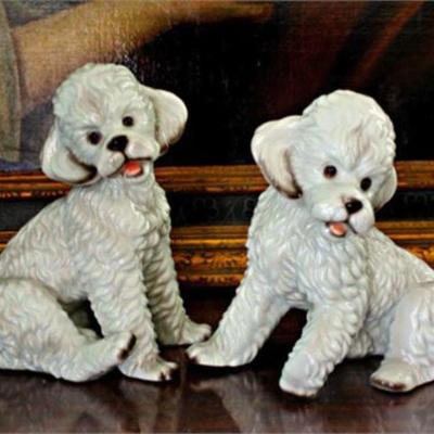 Lot 021   1 Bid(s)
Vintage German Porcelain Poodle Marked KPM Pair 8''
