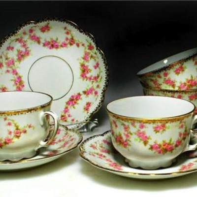 Lot 050   0 Bid(s)
Antique Bridal Rose Tea Cup and Scalloped Saucer Germany Set of 4