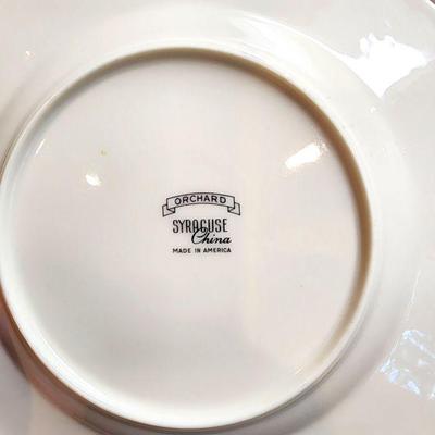 Lot 31 - Syracuse "Orchard" China 