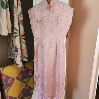 Lot 55 - Vintage Japanese Silk Clothing 