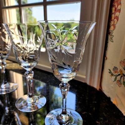 Lot 9 - Heisey "Peachtree" Cut Crystal 